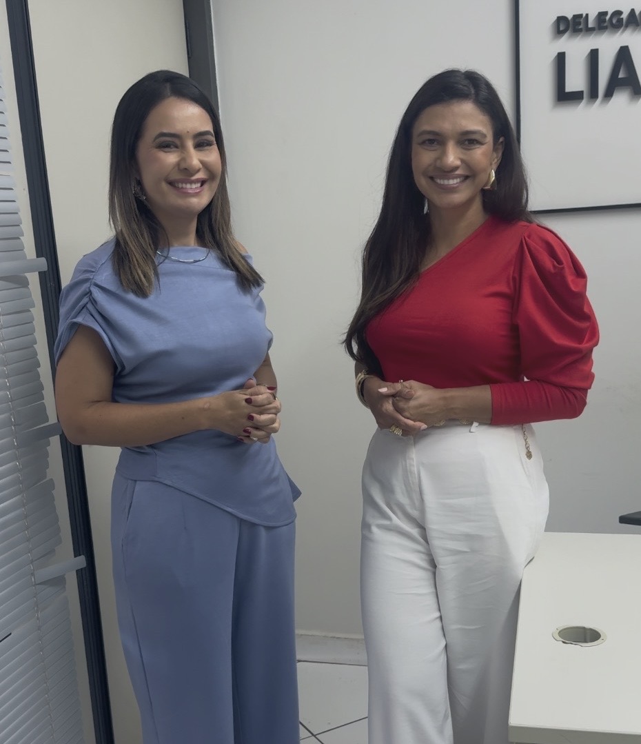 Fortalecendo ações de combate à violência contra a mulher, com a delegada Lia Valechi. | Simone Teles - Monte Carmelo 