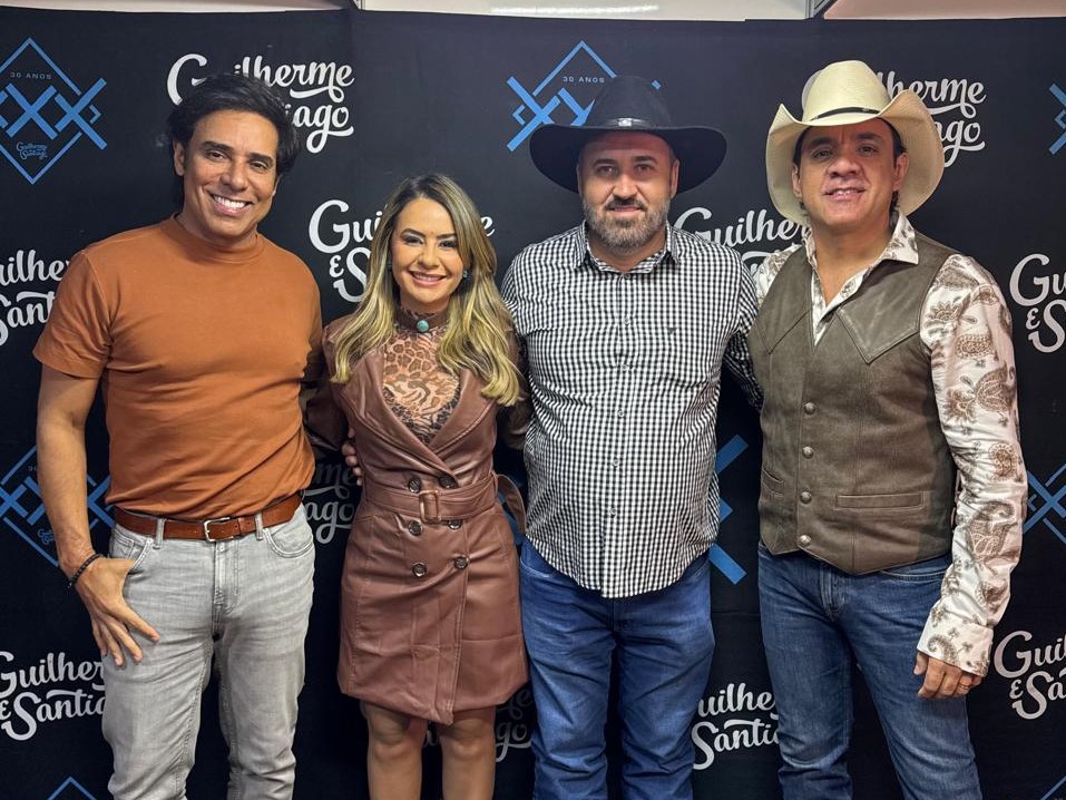 Guilherme & Santiago deram um verdadeiro show| Simone Teles - Monte Carmelo 