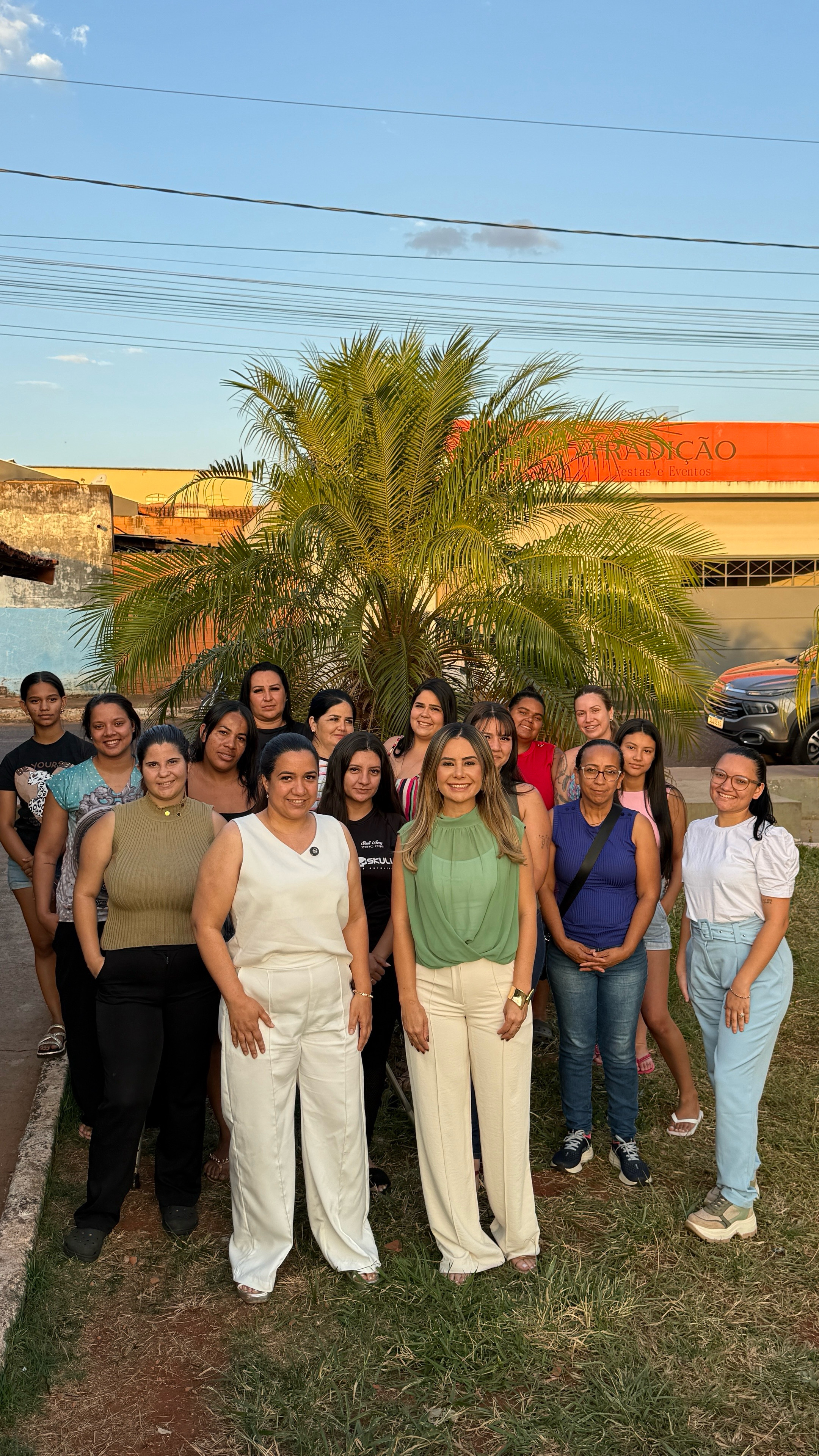 Curso de Extensão de Cílios: veja como foi o início do 2º módulo em Monte Carmelo | Simone Teles - Monte Carmelo